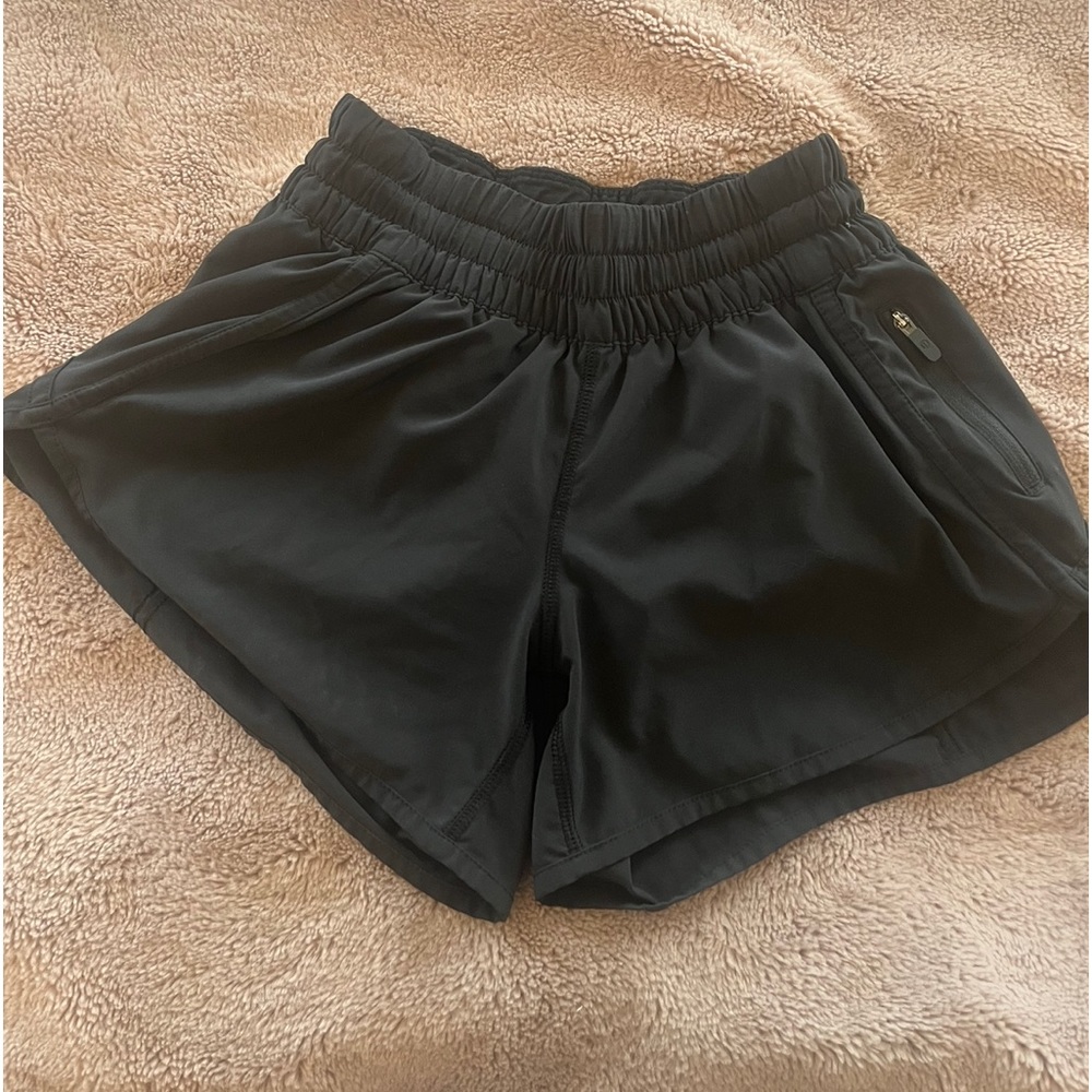 Lululemon shorts - Picture 4 of 4